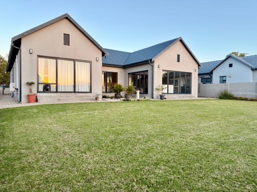3 Bedroom Property for Sale in Landsmeer Residential Estate North West